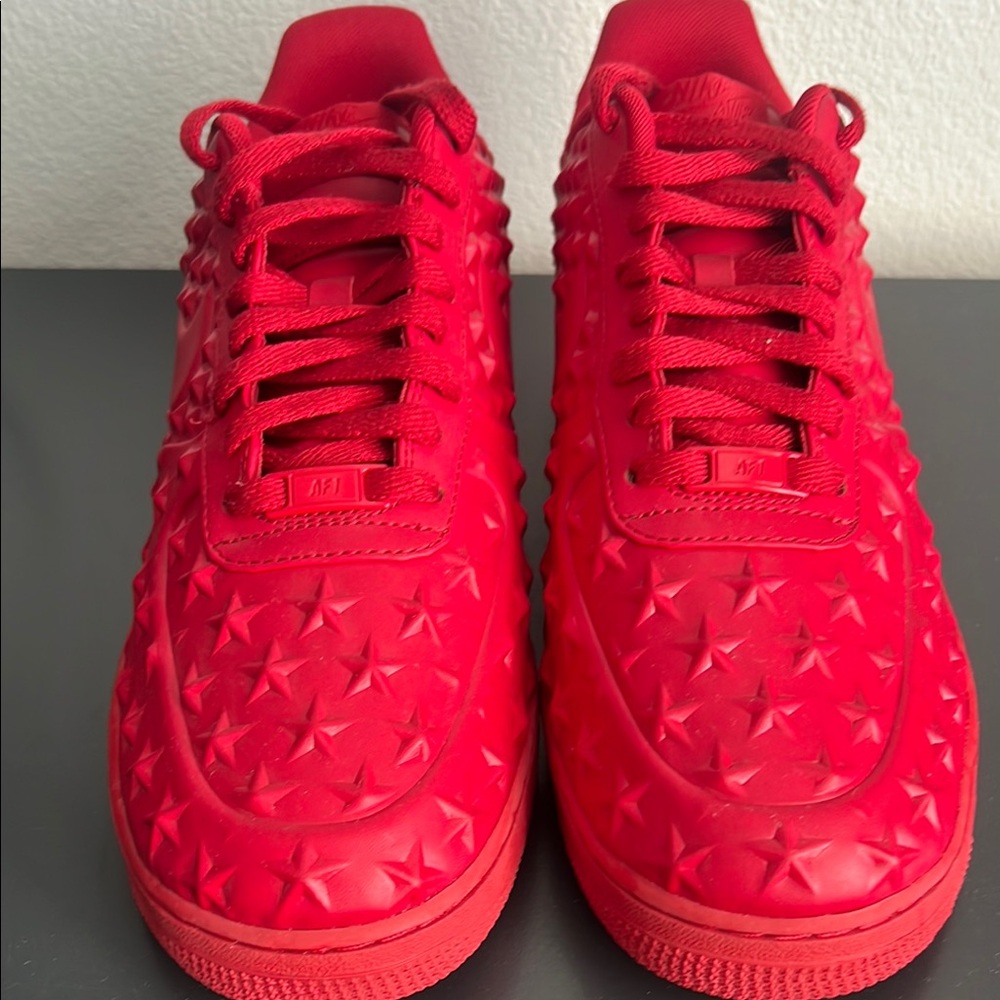 Red Star-Patterned red October